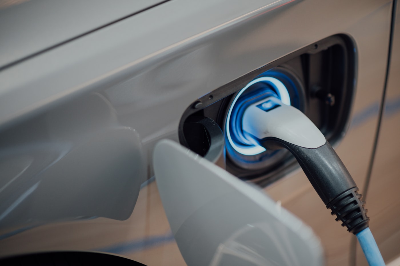 Electric vehicle charging station